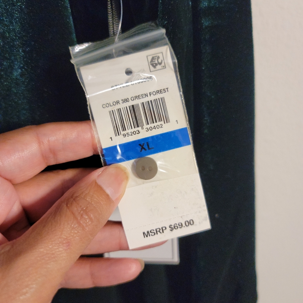 Velvet Green Top - Picture 5 of 6